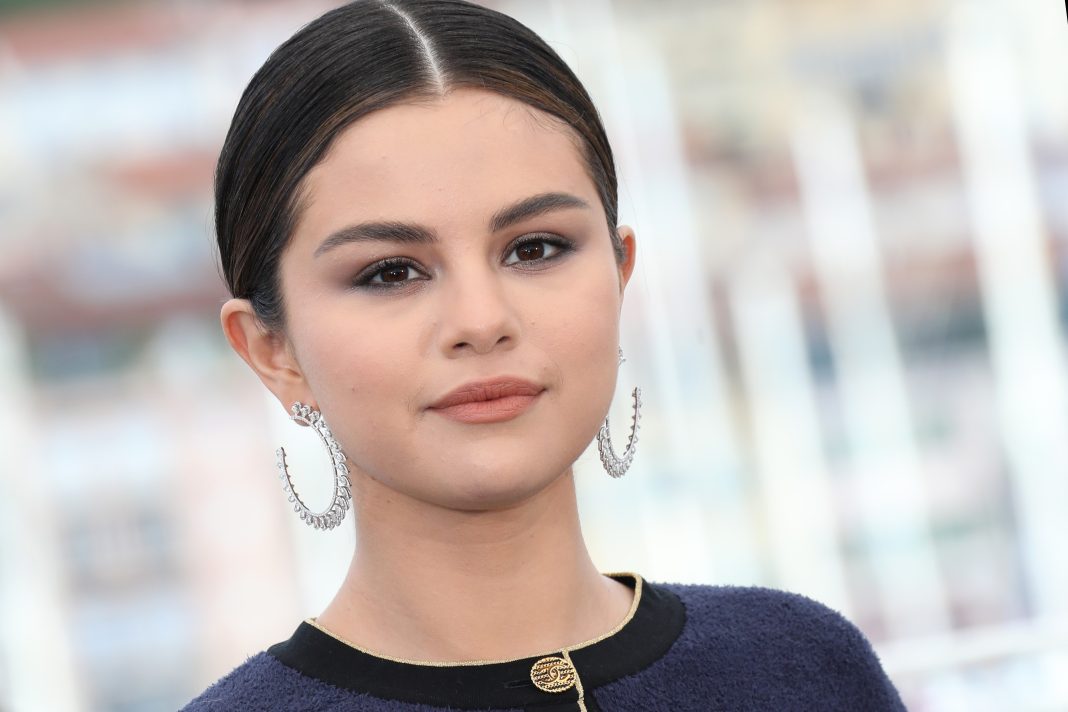 selena-gomez-shut-down-a-tiktok-user-who-made-fun-of-her-lupus-related-hand-tremors-—-see-video