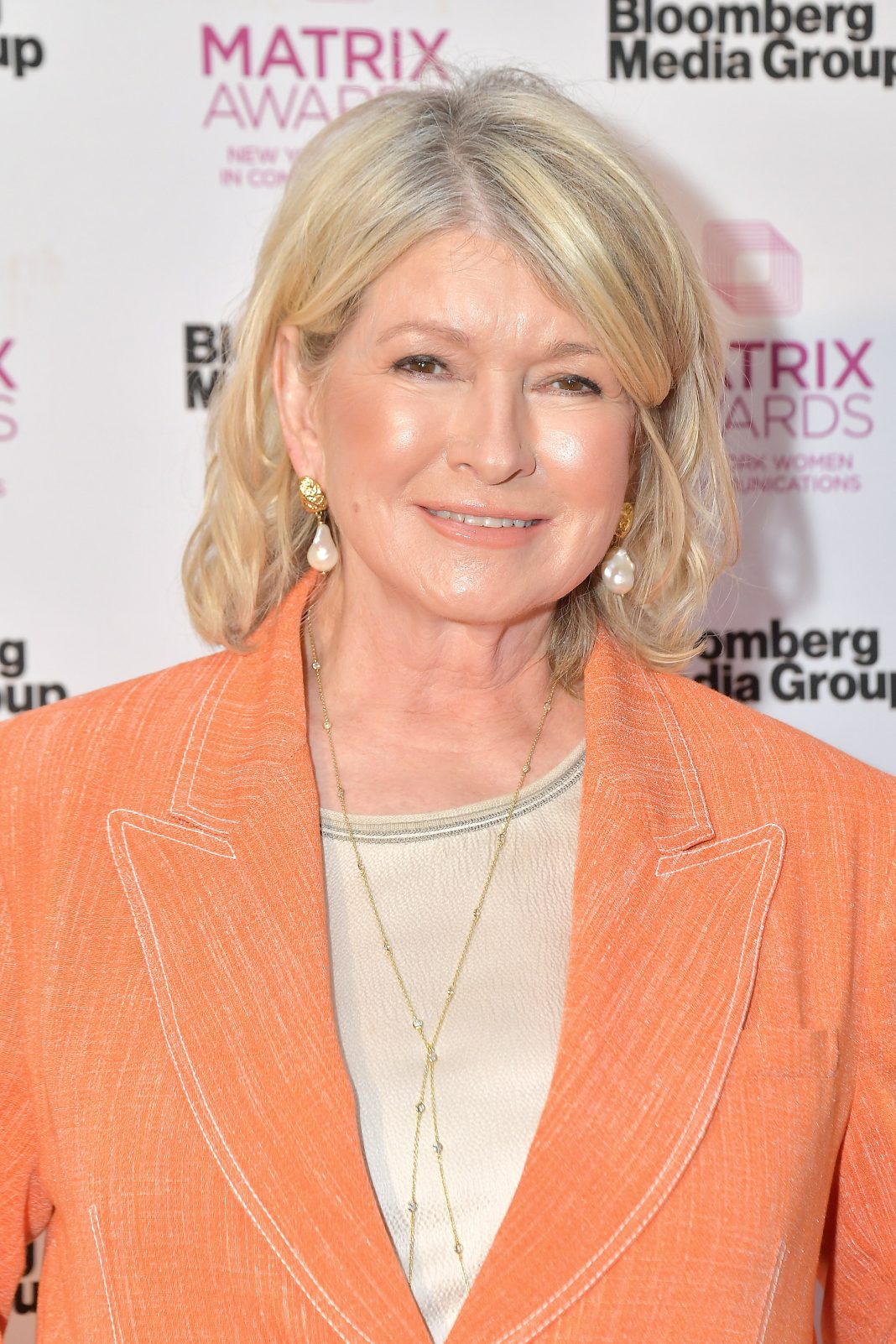 ok,-but-how-does-martha-stewart-manage-to-look-hot-even-at-the-shampoo-bowl?-— see-photos
