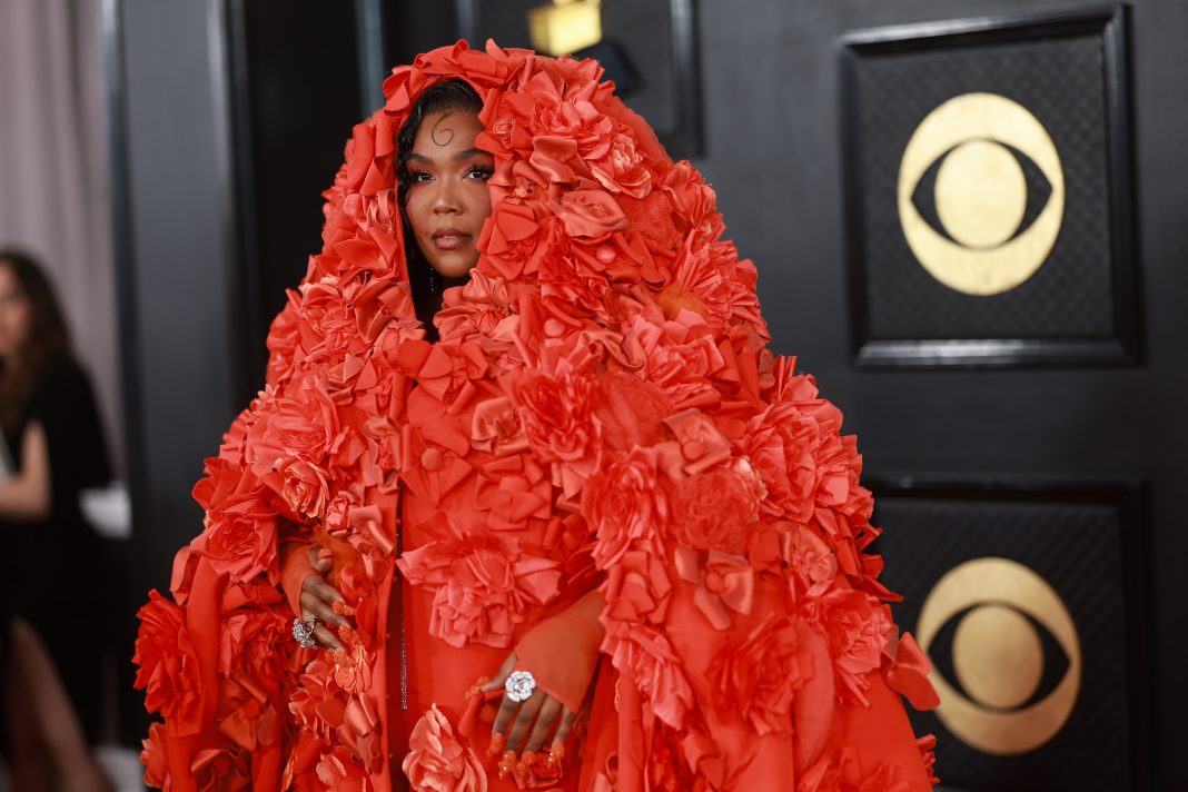 lizzo-was-one-big-human-flower-at-the-2023-grammy-awards-—-see-photos