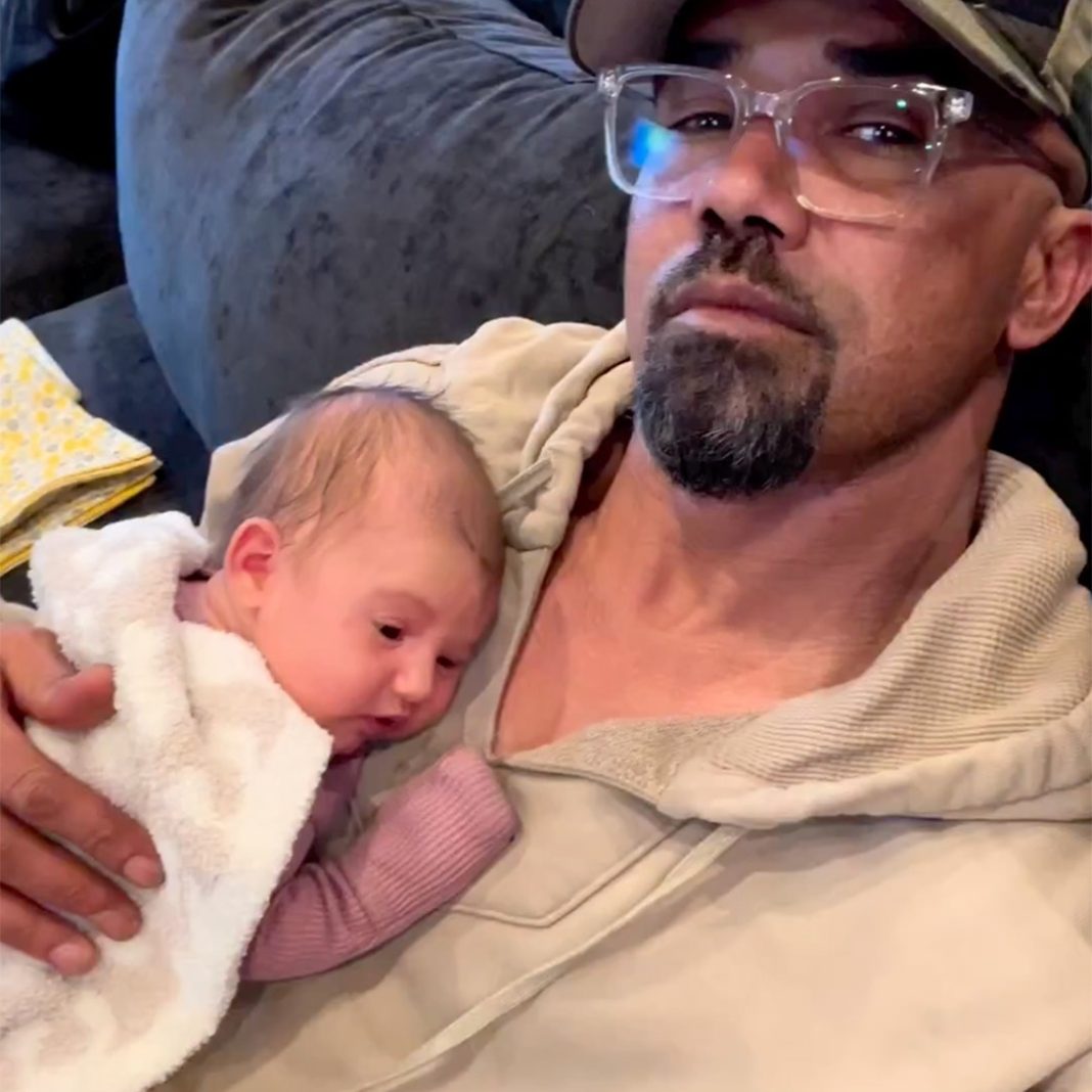 shemar-moore-brings-his-“miracle”-baby-girl-to-visit-mom’s-grave