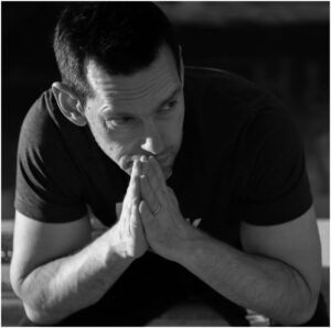 What Makes Tom Bilyeu Net Worth So Impressive?