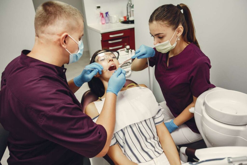 How a Dentist Handles Urgent Care Appointments